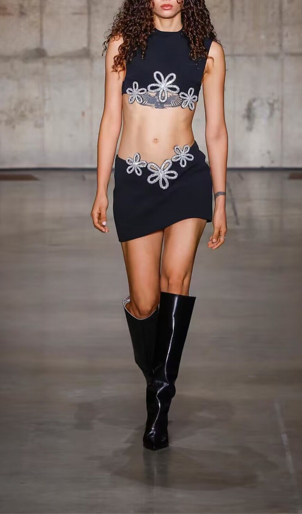 Kiwis Cutout Sleeveless Hot Rhinestone Set