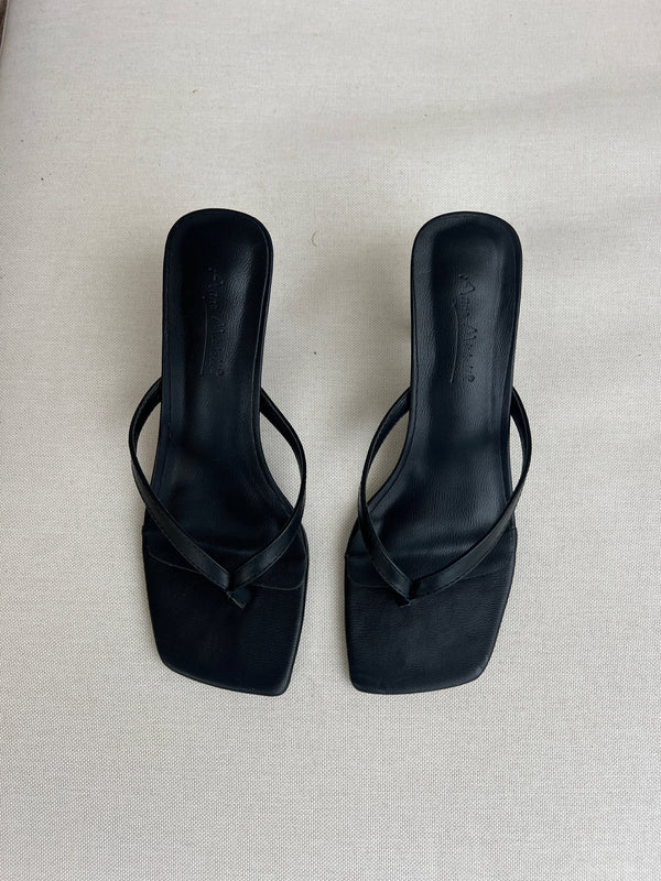 Align Me Thong Kitten Heels Black