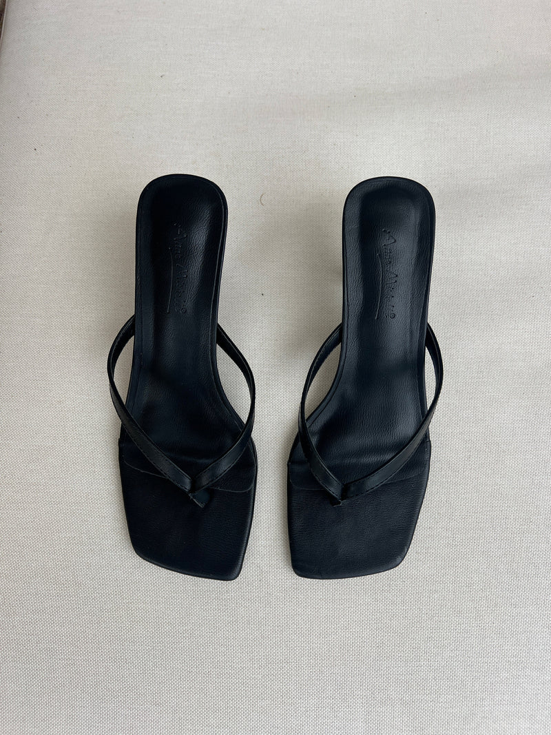 Align Me Thong Kitten Heels Black